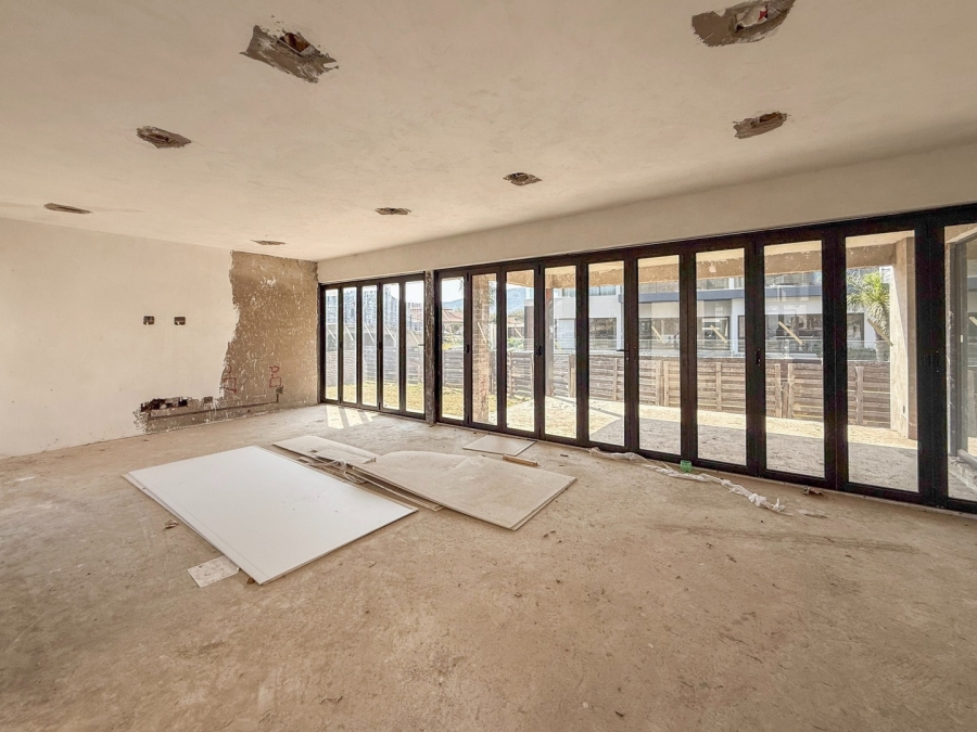 4 Bedroom Property for Sale in The Islands Estates North West